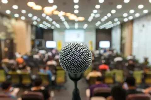 Confidence Boost: How Public Speaking Can Catapult Your Career